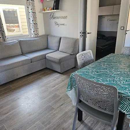 אתר קמפינג Bungalow Vias Plage