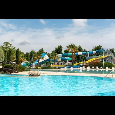 Bungalow Vias Plage אתר קמפינג